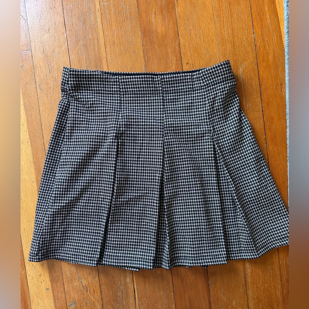 NWT Max Studio Pleated Houndstooth A-Line Skirt - Black & White